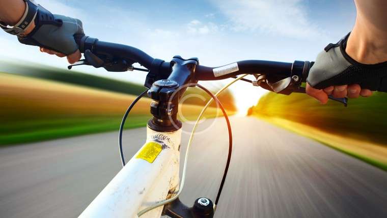 Gravel ou vélo de route, lequel choisir sur Annecy